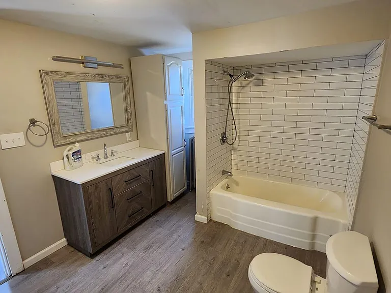 166 E State St #166 — Photo 5