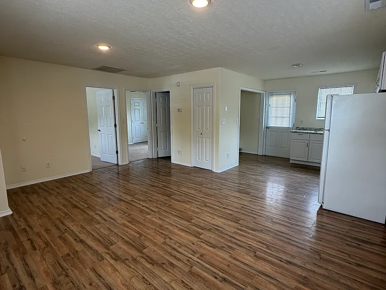 16699 Mooresville Rd #C — Photo 5