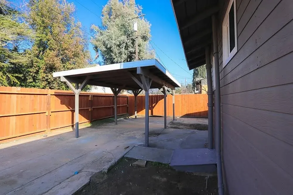2 bed, 930 sqft, $1,650 — Photo 3