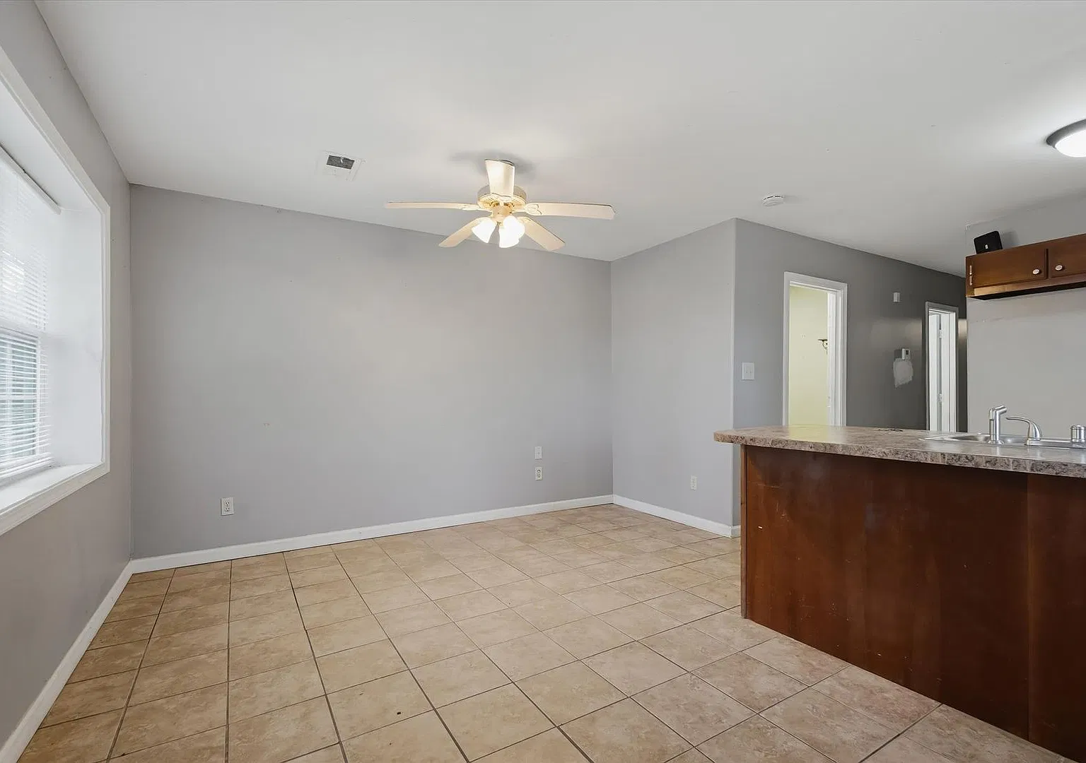230 N Greenwood — Photo 2