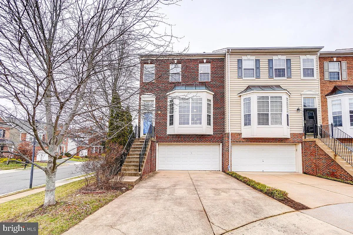 3 bed, 3.5 bath, 1882 sqft, $3,850 — Photo 1