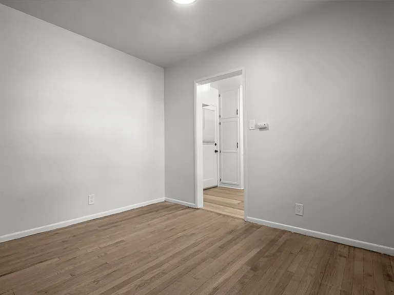 4024-4018 Hillcrest Dr #B — Photo 5