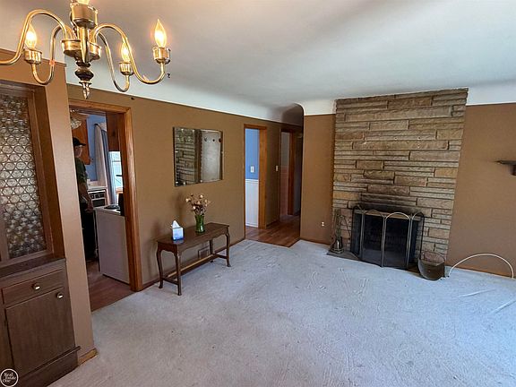 3rd image of 16990 Martin Rd