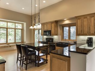 11643 Foxhall Rd, Minnetonka, MN 55305