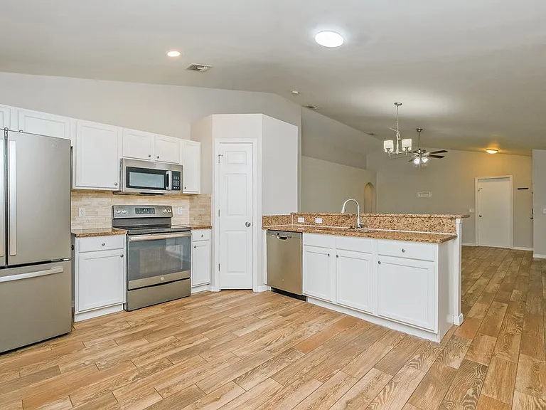 13719 Gentle Woods Ave — Photo 5
