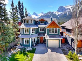 533 N 1st St, Canmore, AB T1W 3B8