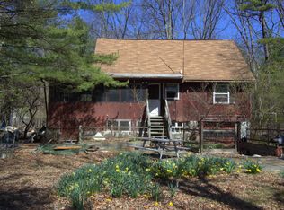 106 Bowsprit Ln, Lackawaxen, PA 18435