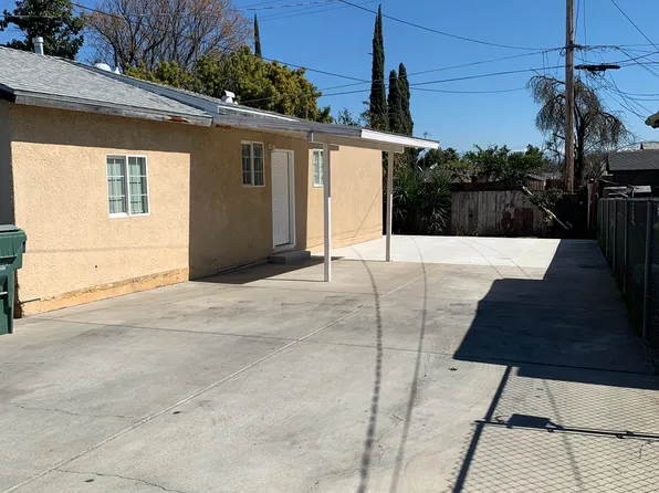 8590 S Smyrna Ave #B, Parlier, CA 93648