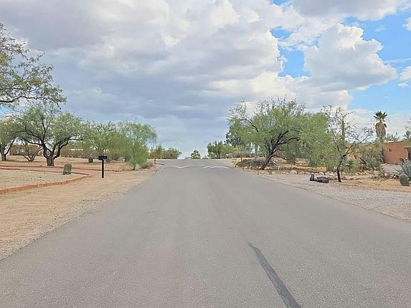 5th image of 7025 N Montebella Rd