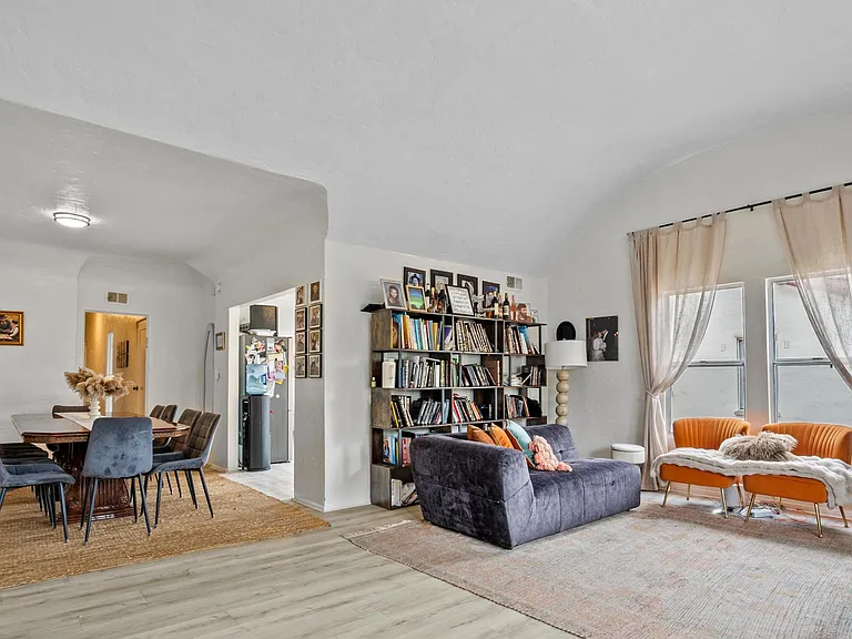 1414 S Shenandoah St #1416-1/2 — Photo 2
