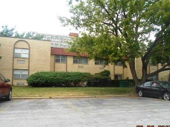 3rd image of 4260 W Ford City Dr APT 205