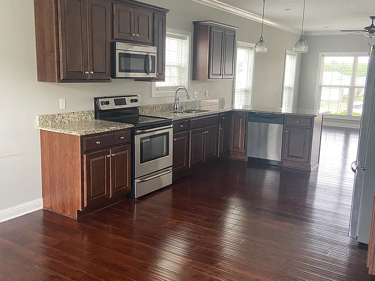 505 Bridle Way — Photo 7