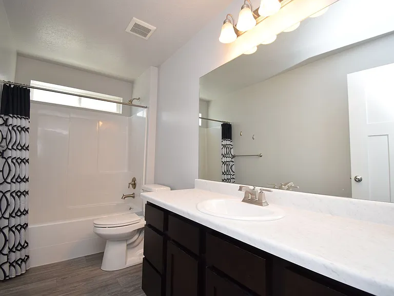 904 W Ellsworth St — Photo 10