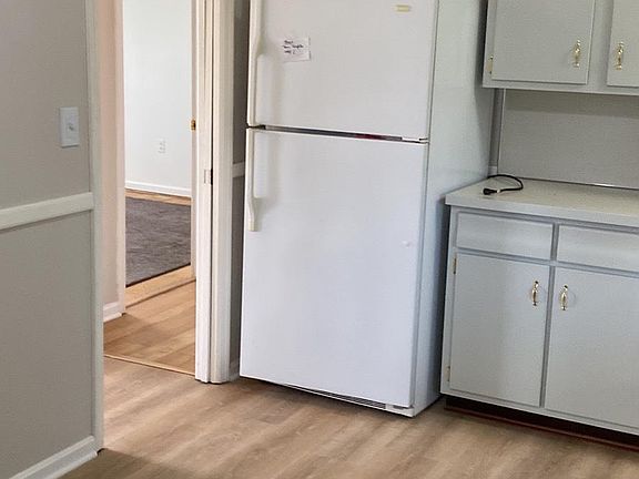 5th image of 3113 Pomeroy Dr