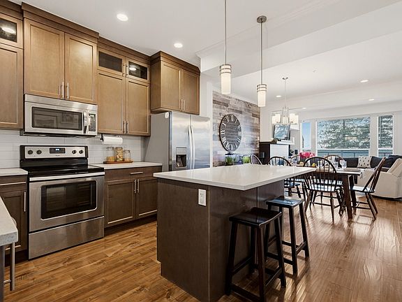 2nd image of 6026 Lindeman St #53
