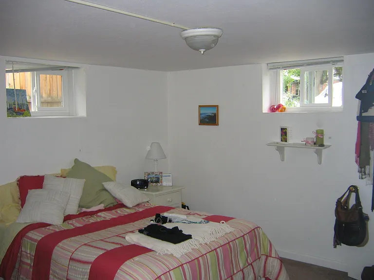 1423 S Clarkson St — Photo 7