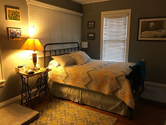 3rd image of 1123 Melton Ave