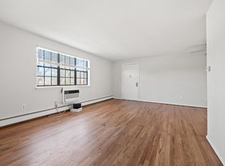 91 Sycamore Ln #B, Manchester, CT 06040
