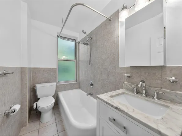 811 Walton Avenue image 9 of 15