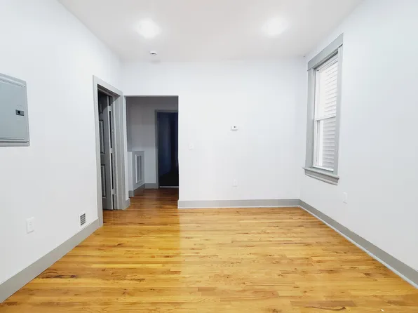 206 Myrtle Avenue image 3 of 6