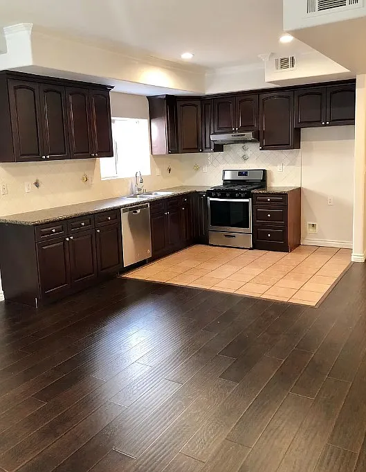 Building Photo - 6710 Balboa Blvd #1