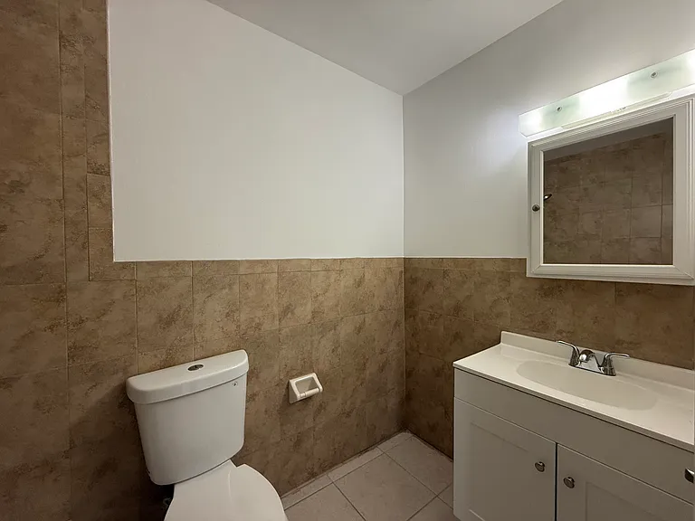 901 Pine Dr #10 — Photo 6