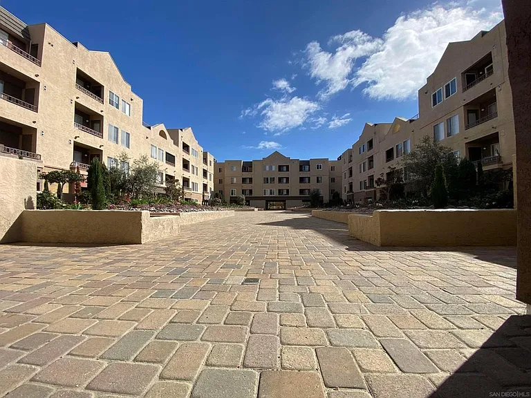 8889 Caminito Plaza Centro #7219 — Photo 21