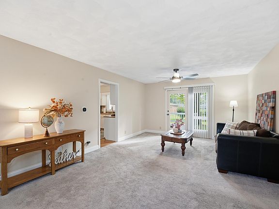 4th image of 3621 Spring Ct N