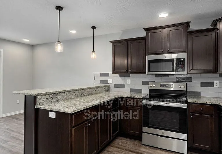 1302 S Lexington Ave #B — Photo 8