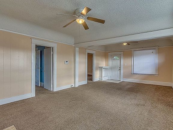 5th image of 1139 E Acacia St