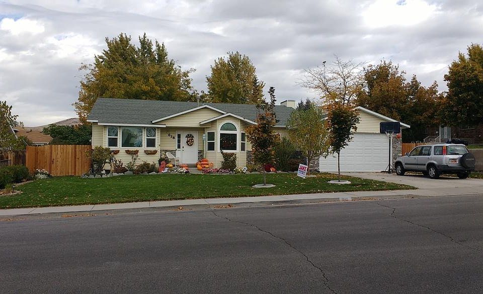 1st image of 628 W 2350 N