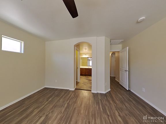 5th image of 1465 E Lakeview Dr