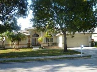 1330 SW 102nd Ave, Pembroke Pines, FL 33025
