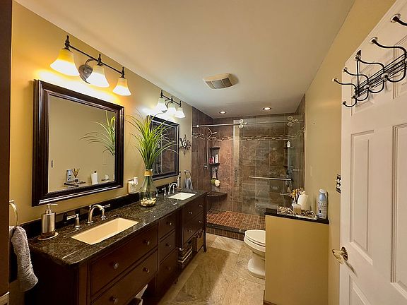 Master bedroom bath on 1st floor