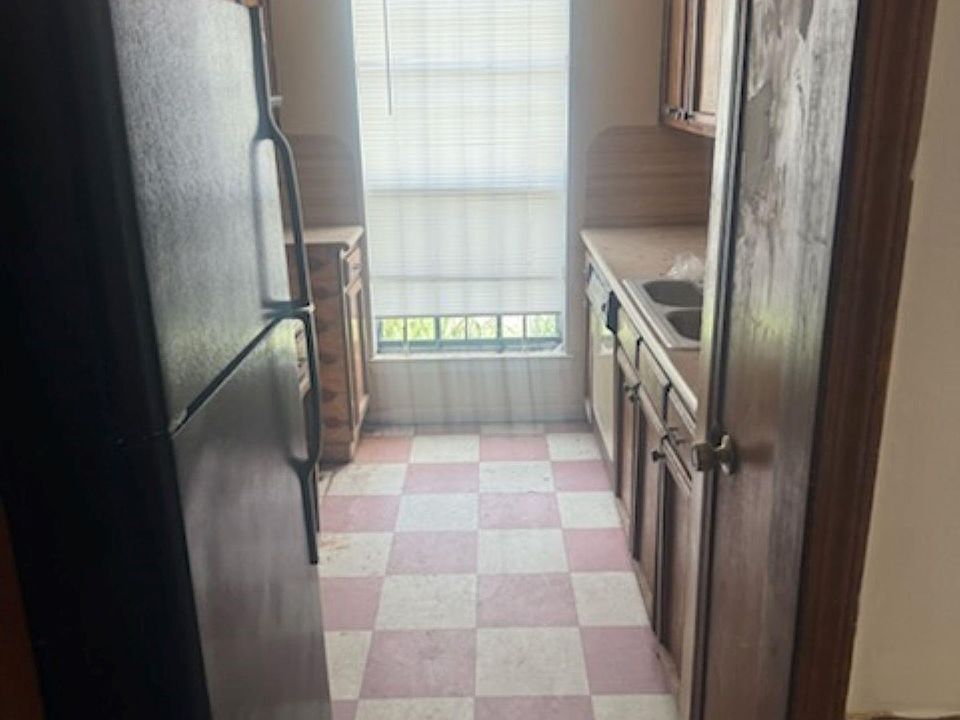 1st image of 8032-8034 Skysail Ave