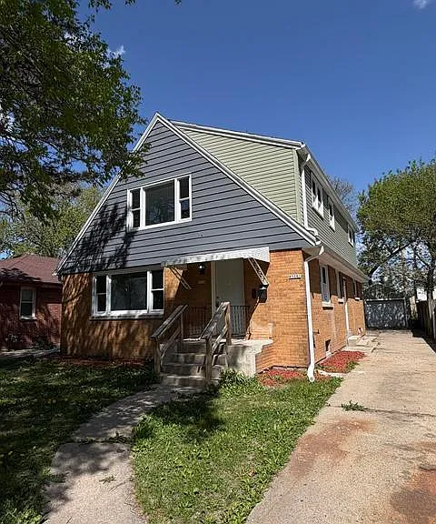 4554 N 49th St — Photo 2