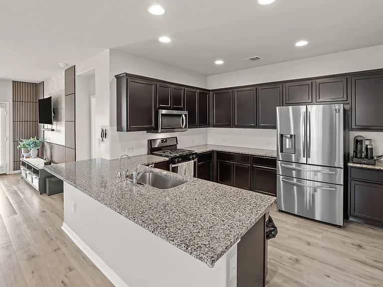 501 Dubina Ave — Photo 11