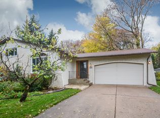 3463 Dale St N, Shoreview, MN 55126