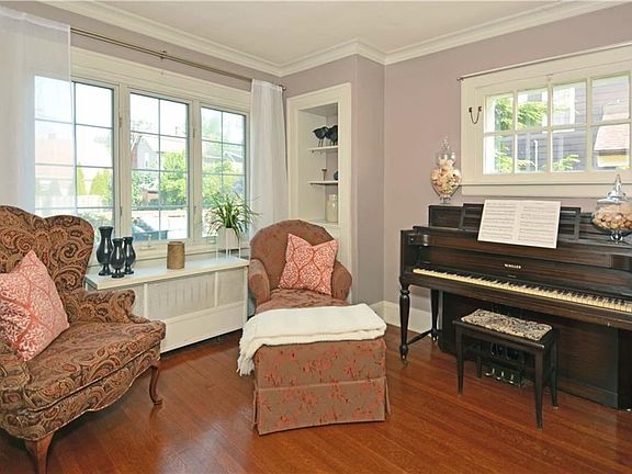 5th image of 2297 Niagara Dr