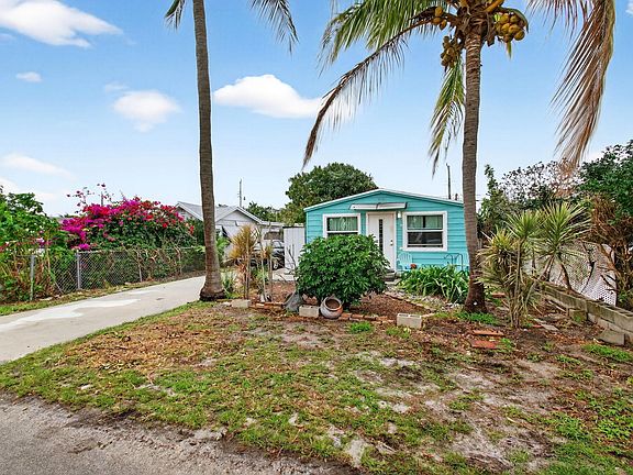 3rd image of 1071 Peak Road