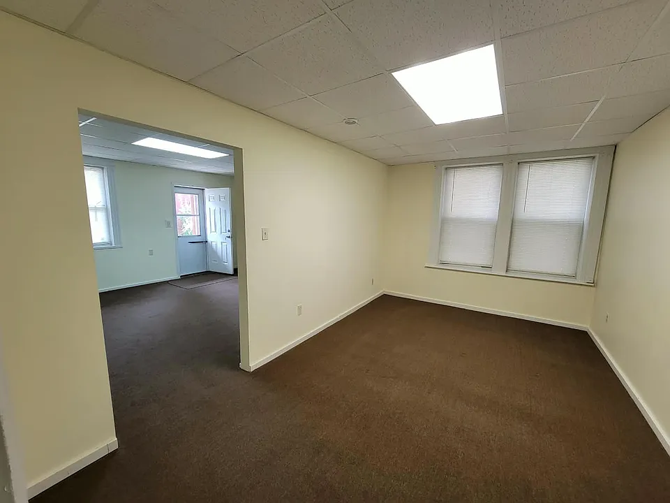 1318 E Main St #1