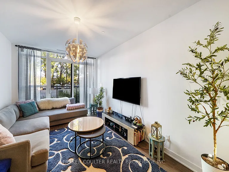 681 Yonge St #114 — Photo 12