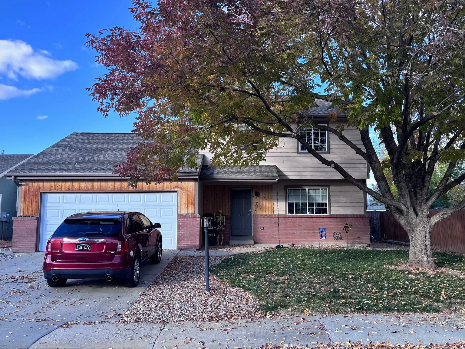 4 bed, 3.5 bath, 2558 sqft, $1,400 — Photo 1