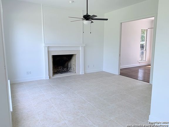 5th image of 313 Oak Knoll Cir