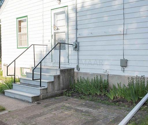 5th image of 1004 10th Ave N