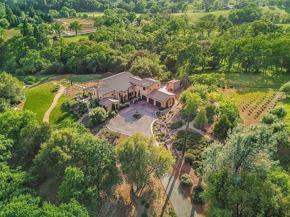 1st image of 2475 Vineyard Dr