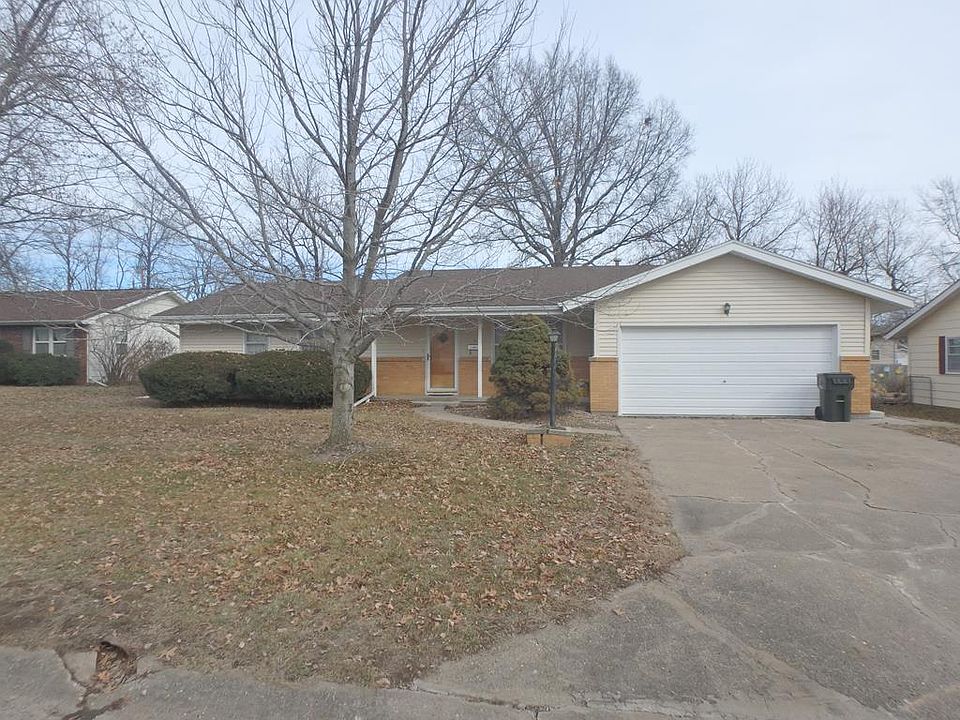 1st image of 6 Cobblestone Ln