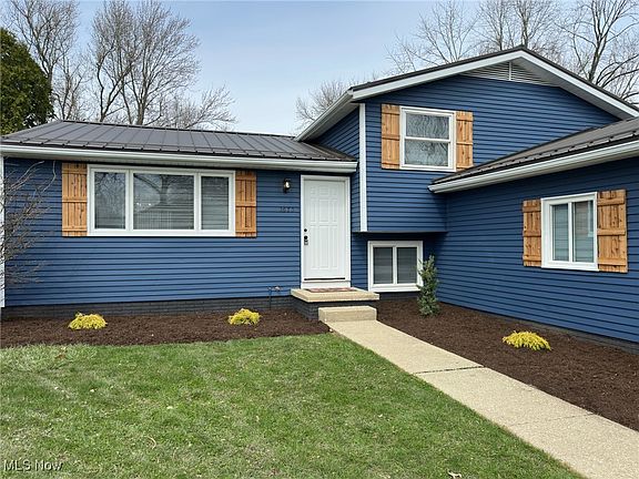 2nd image of 1675 Belfair Dr
