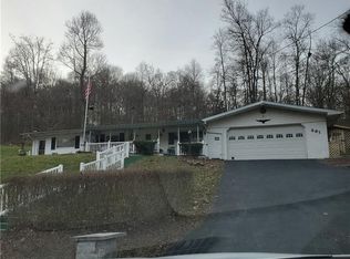 291 Dutch Glory Rd, Amity, PA 15311