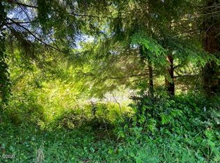 492 SE Gibson Rd, Waldport, OR 97394